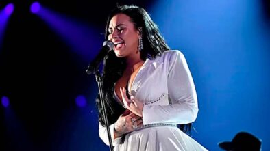 Demi Lovato presenta 'Anyone' antes de cantar el himno de Estados Unidos en la Super Bowl LIV