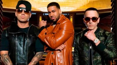 "Aullando", tema escrito por Descemer Bueno y cantado por Romeo Santos y Wisin y Yandel, Triple Platino y Oro