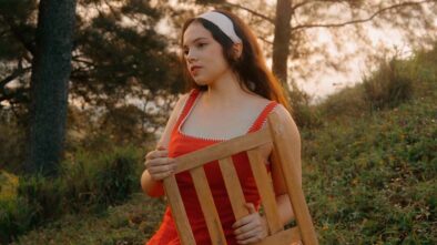 Ivana Loyola lanza “Acampas en mi Mente”, su primer sencillo de indie pop latino