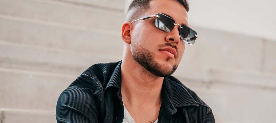 Tony Lozano presenta el videoclip de “Tatua2”, el cierre perfecto de su EP “Haciéndolo Romántico”